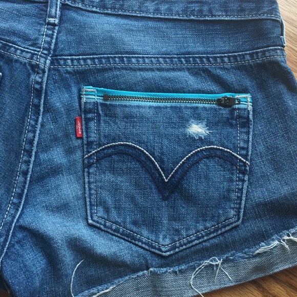 Levi’s Denim short - Picture 5 of 6